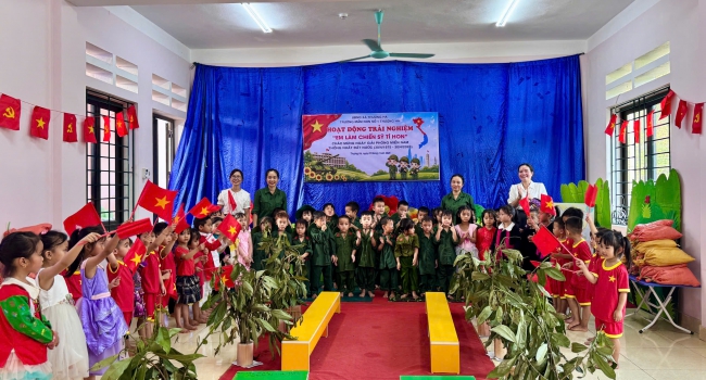 HOẠT ĐỘNG TRẢI NGHIỆM "BÉ LÀM CHIẾN SĨ TÝ HON" KỶ NIỆM NGÀY GIẢI PHÓNG MIỀN NAM, THỐNG NHẤT ĐẤT NƯỚC (30/4/1975 – 30/4/2026), TẠI TRƯỜNG MN SỐ 1 THƯỢNG HÀ